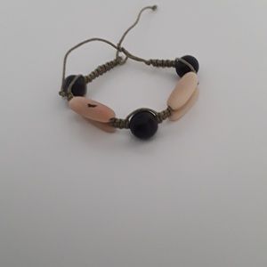 Cream and Black tagua bracelet.(code:ACPR-B-009)